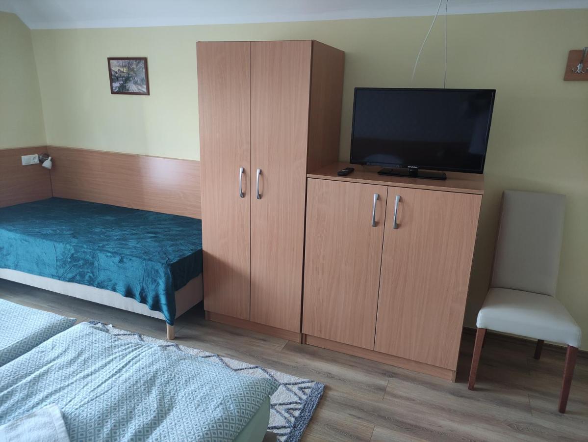 Molnar Vendeghaz Apartment Buk Exterior photo